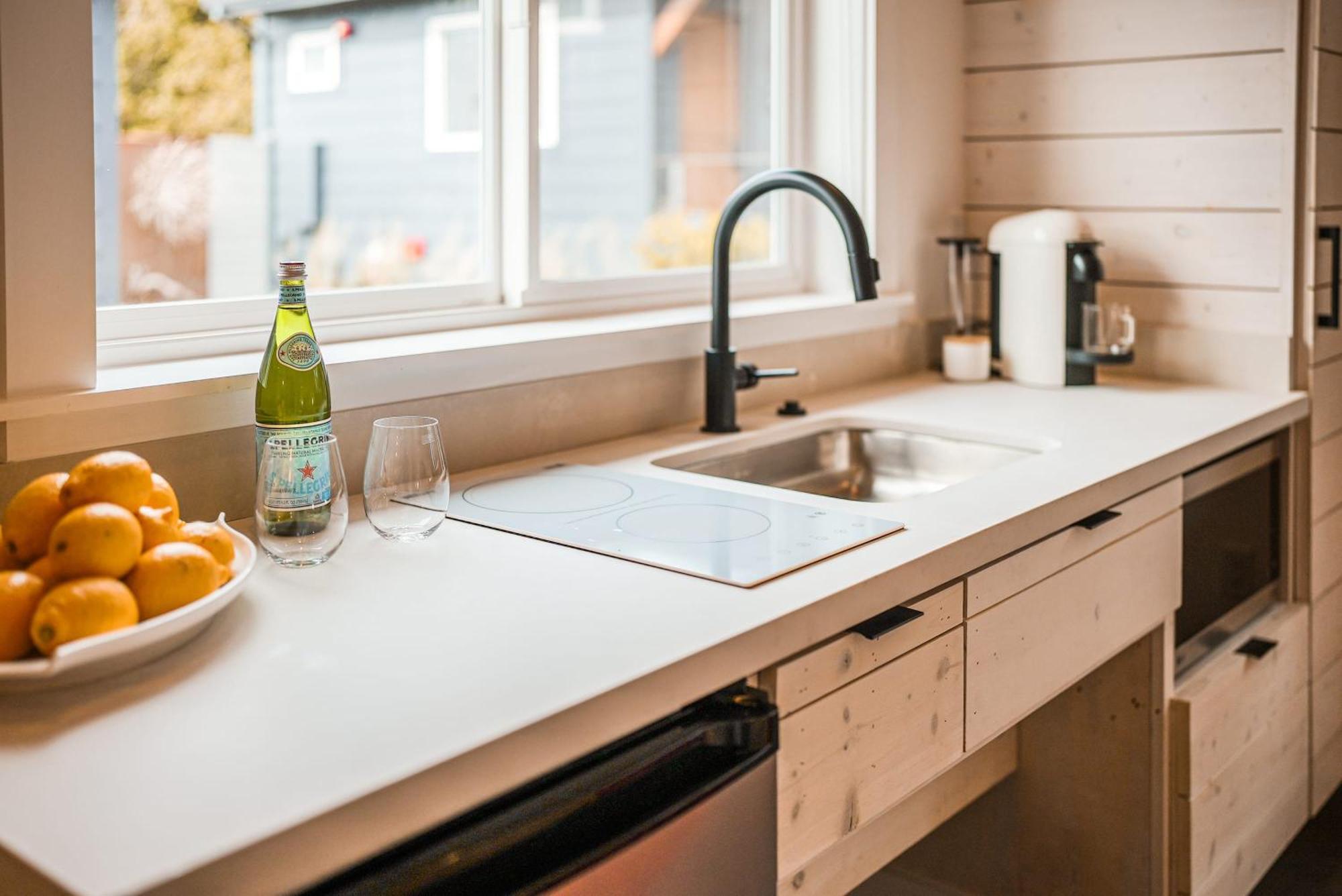 Longboard Studio Includes King Bed And Kitchenette Стинсон-Бич Экстерьер фото